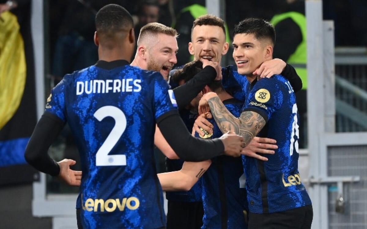 La Roma perde in casa 0-3 contro l'Inter, adesso la Fiorentina può superarla se vince a Bologna - 