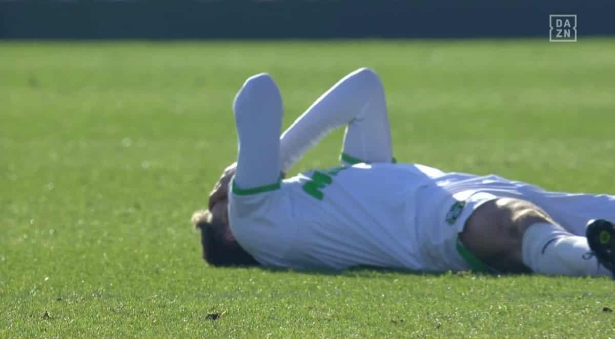 Dazn contro Berardi: "Fa sceneggiata, è lui che colpisce il gomito di Biraghi. Questo non è calcio" - 