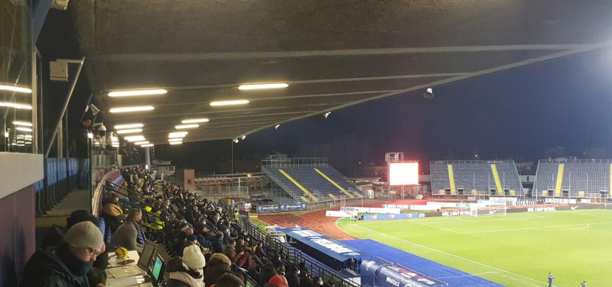 Gestacci dalla panchina, insulti dall'Empoli e cori dalla tribuna contro la Fiorentina: "Viola vaff**" - 