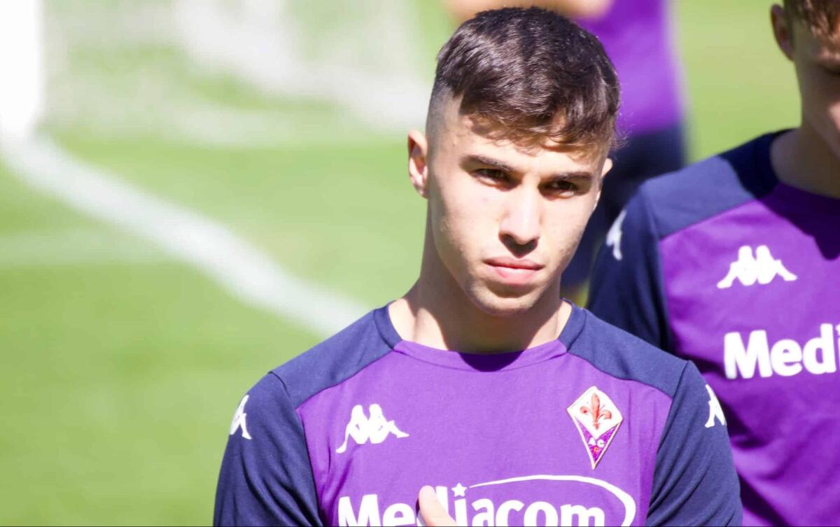 Bianco: "Torreira punto di riferimento. Obiettivo personale? Sogno l'esordio con la Fiorentina" - Moena, stadio Benatti, 31.07.2021, allenamento mattutino, foto Lisa Grelloni. Copyright Labaroviola.com