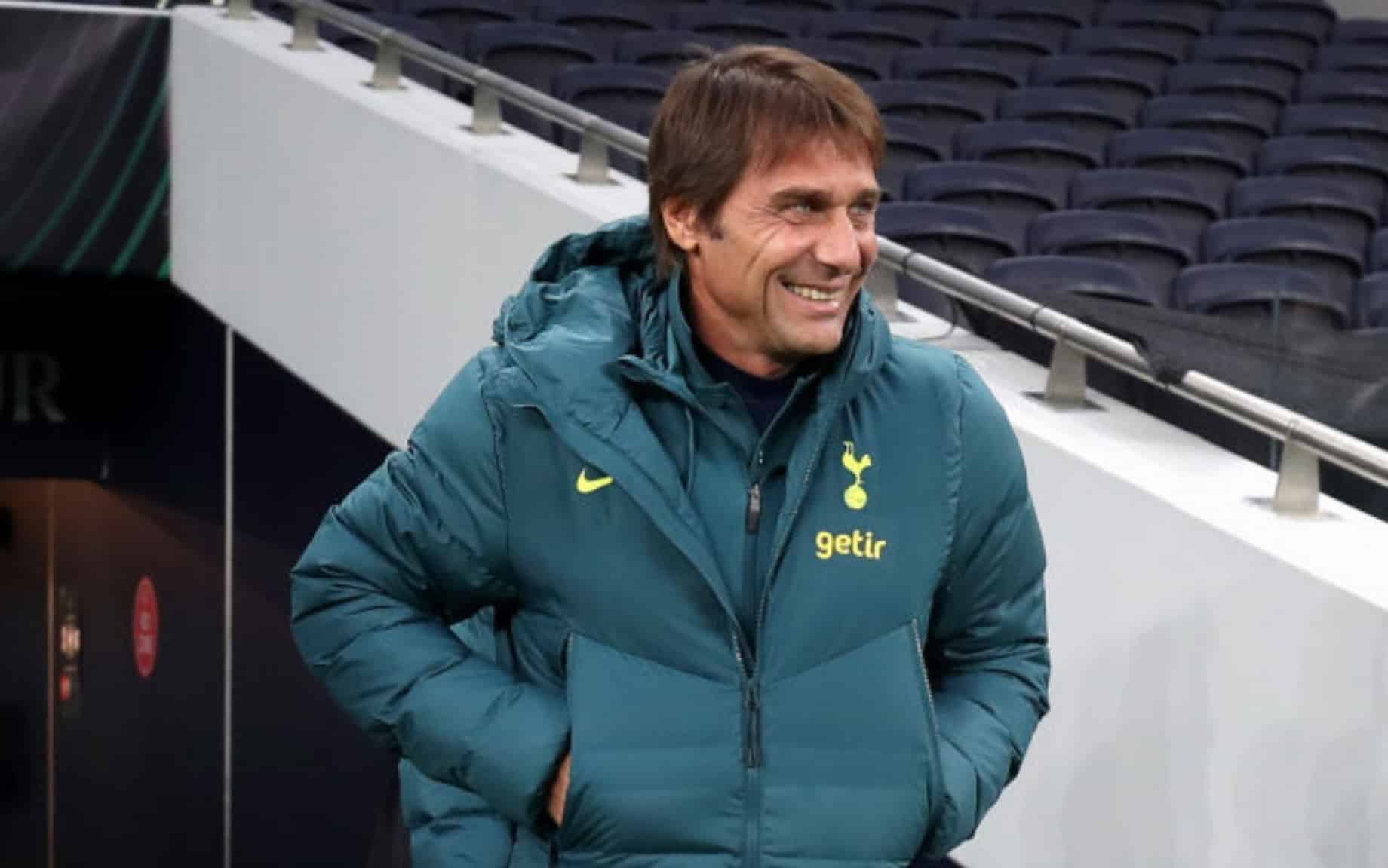 Dall'Inghilterra, il Totthenam molla Vlahovic e vuole soffiare Scamacca alla Fiorentina