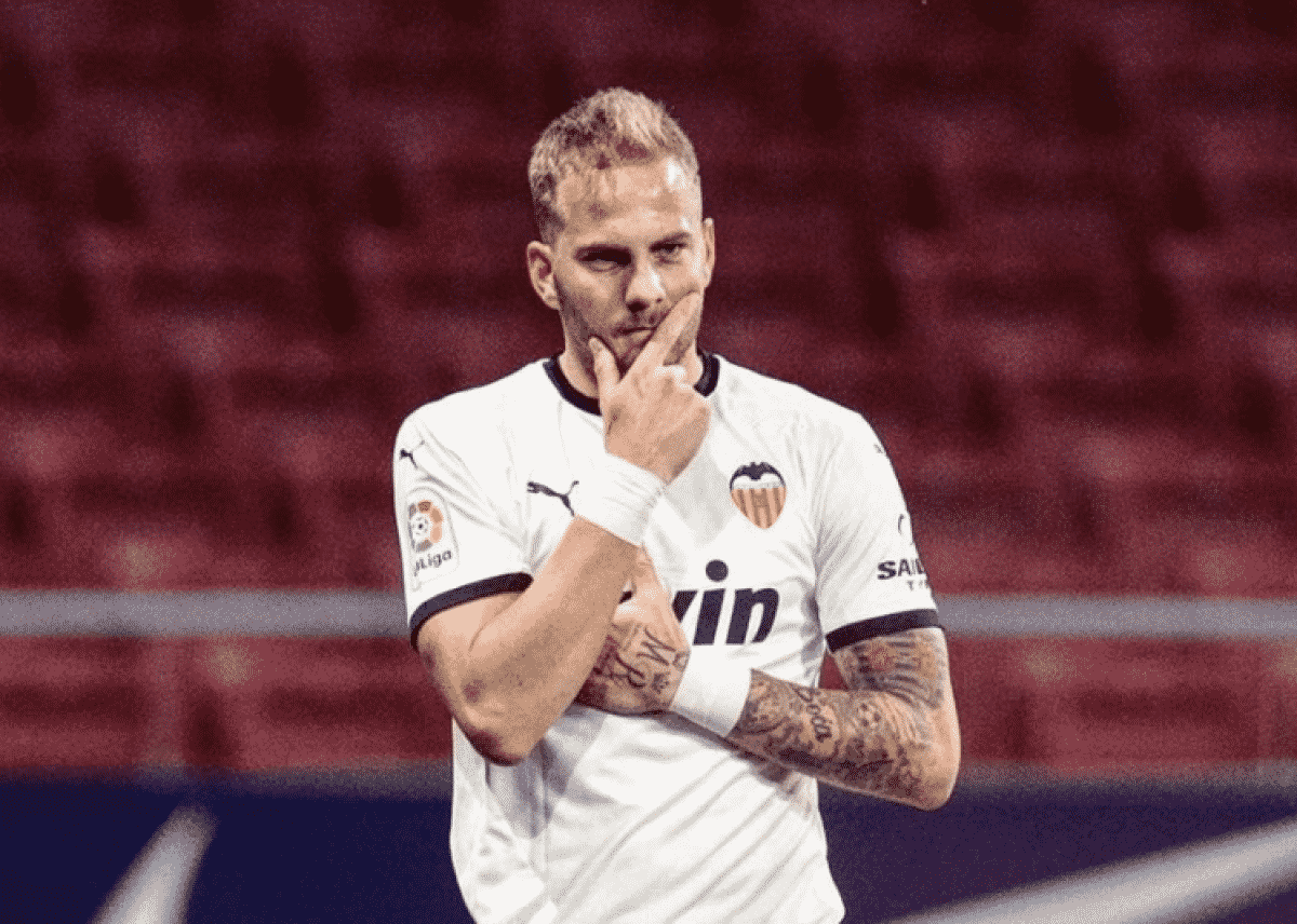 Dalla Spagna, la Fiorentina ha chiesto Ricic al Valencia in prestito fino a giugno, club indeciso