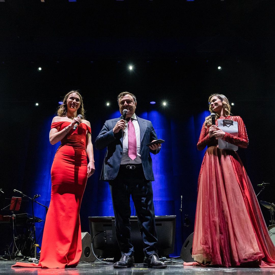 Max Gazzè ha cantato alla festa di Natale della Fiorentina. Tutte le foto e i video dell'evento