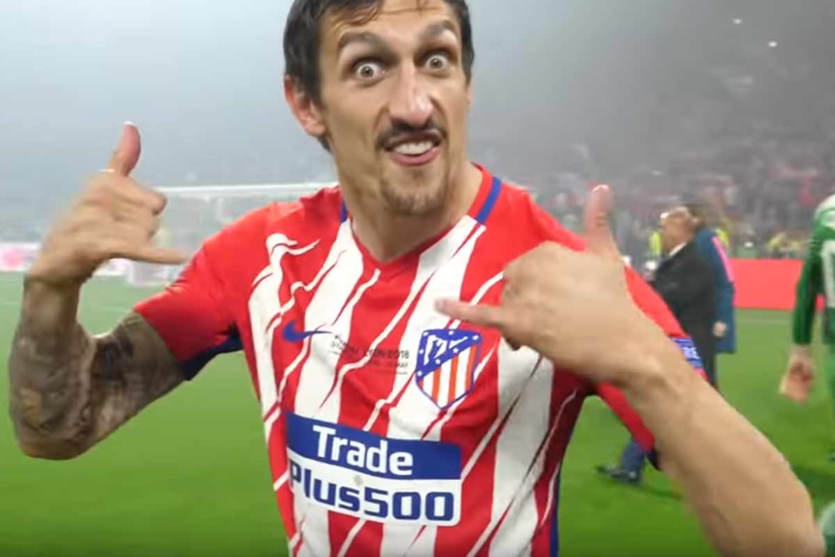 Saelemaekers aveva preso in giro Savic con la linguaccia, la vendetta è la foto di un pagliaccio