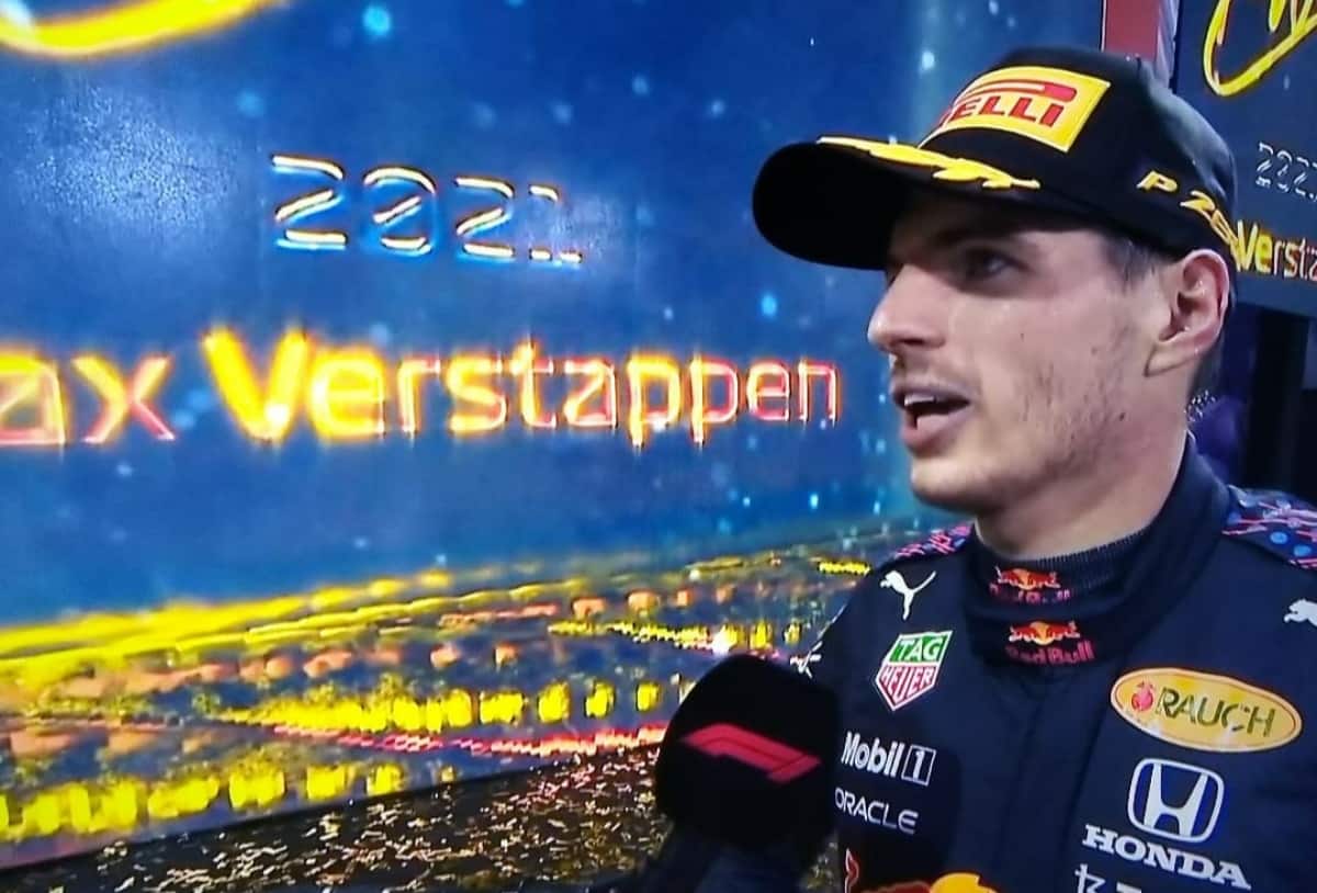Finale da Hollywood in Formula 1, Verstappen supera Hamilton all'ultimo giro ed è campione