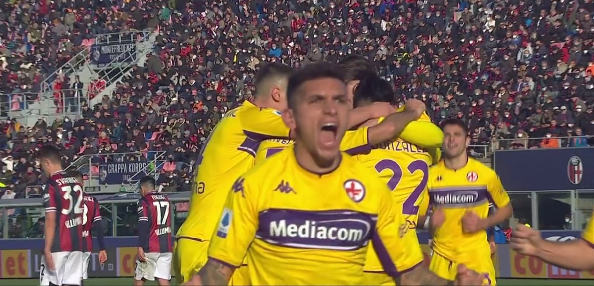 Video, papà Torreira scatenato, segue dall'Uruguay la punizione di Biraghi ed esulta cosi