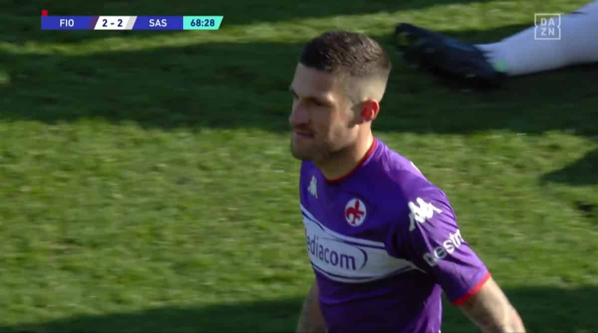 Gazzetta dà ragione alla Fiorentina: "I due cartellini a Biraghi sono forzati. Arbitro perde la bussola"