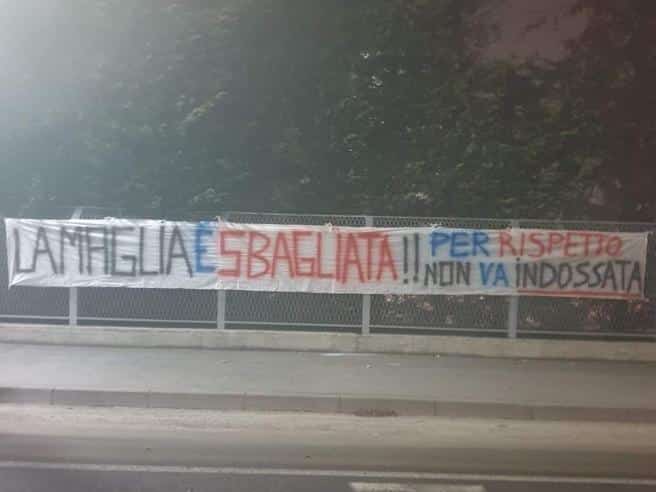 Figuraccia Atalanta, nella maglia c'è lo skyline di Torino anzichè di Bergamo, tifosi furiosi