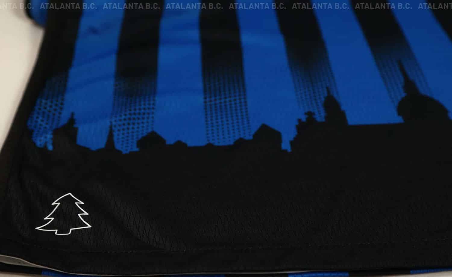 Figuraccia Atalanta, nella maglia c'è lo skyline di Torino anzichè di Bergamo, tifosi furiosi