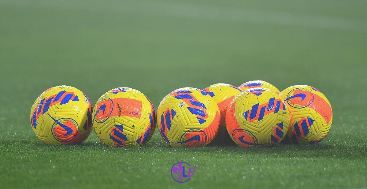 La salute al primo posto, ma anche il calcio merita di non perdere credibilità, serve protocollo uguale per tutti - Firenze, stadio A.Franchi, 20.11.2021, Fiorentina-Milan, foto Lisa Guglielmi. Copyright Labaroviola.com