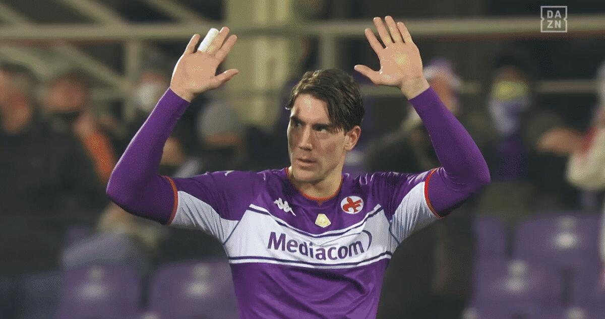 La Fiorentina snobba Vlahovic, nessun ringraziamento e un comunicato brevissimo per la sua cessione - 