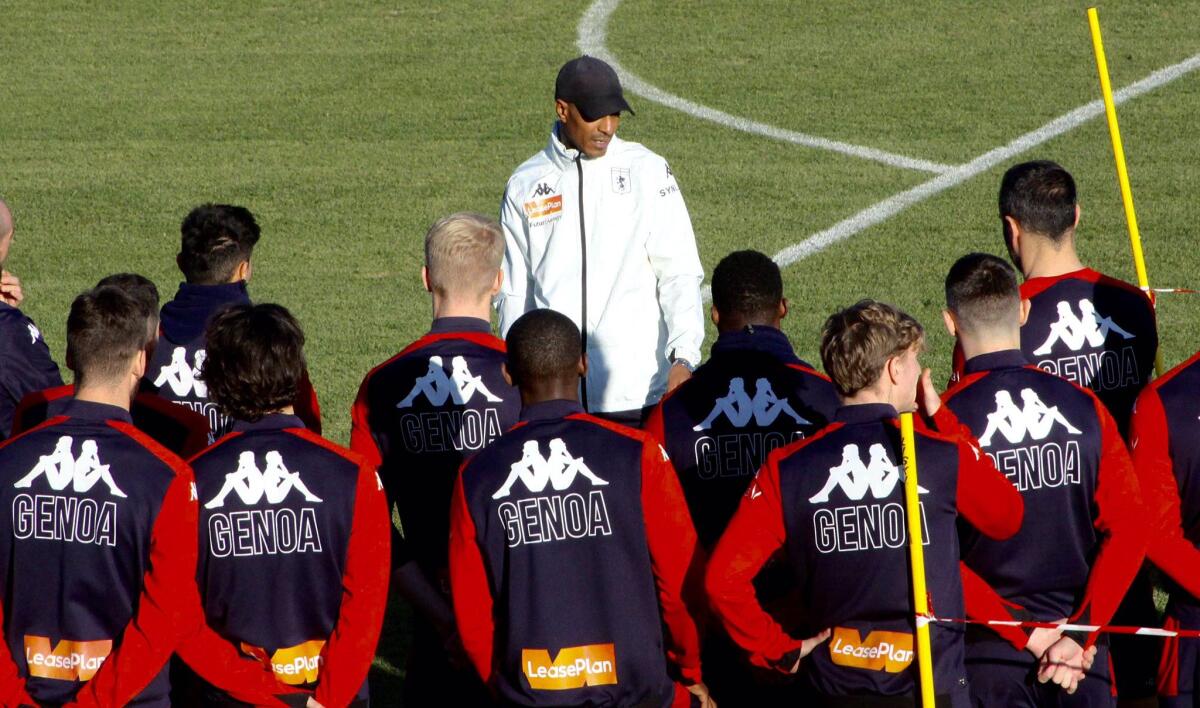Genoa comunica: "Positivo al Covid un calciatore ma non ha partecipato alla trasferta di Firenze" - 