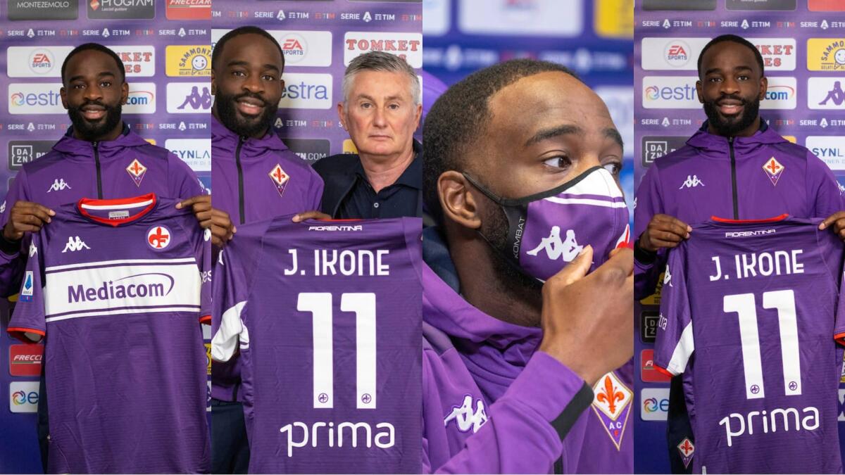 Tutte le foto della presentazione di Ikonè con la Fiorentina, maglia numero 11 e Pradè al fianco - 