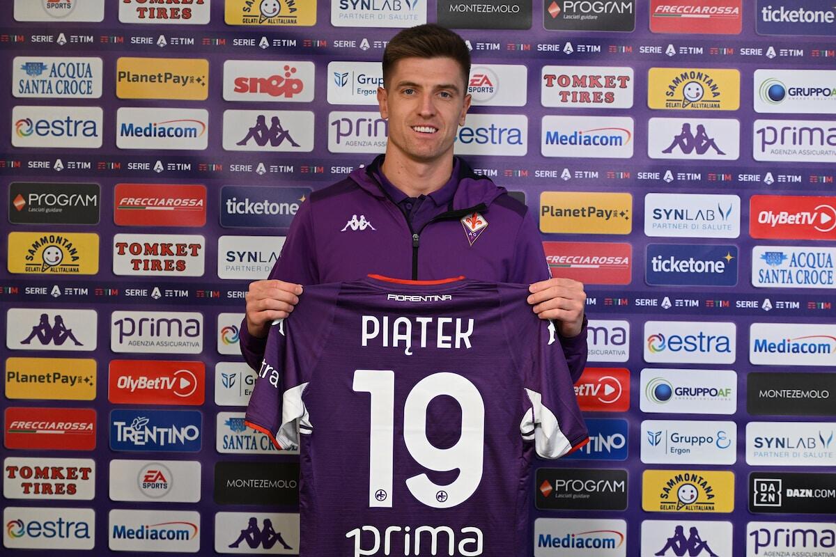 Piatek ammette: "In Italia tanta tattica, in Germania difese più aperte, qui poca profondità in attacco" - Conferenza stampa di presentazione del nuovo calciatore della Fiorentina Krzysztof Piatek
Claudio Giovannini/CGE Fotogiornalismo
