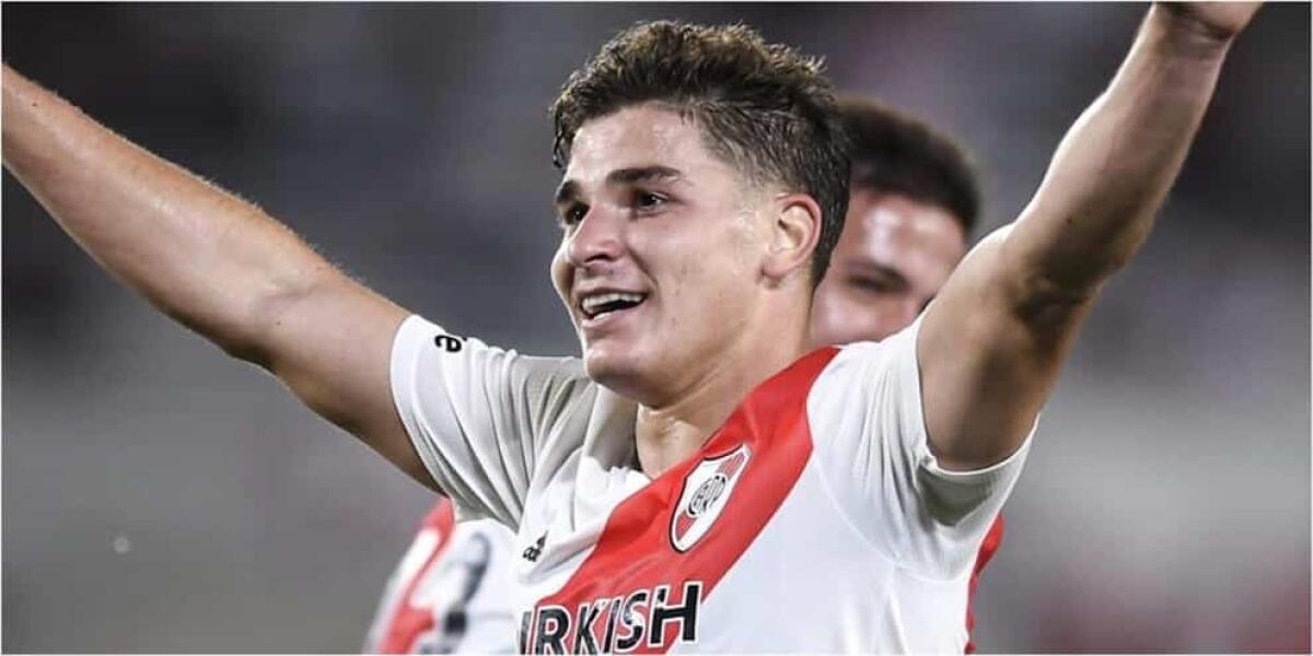 Tuttosport, Julian Alvarez è il sogno, Pradè-Burdisso si muovono. Obiettivo bruciare concorrenza - 