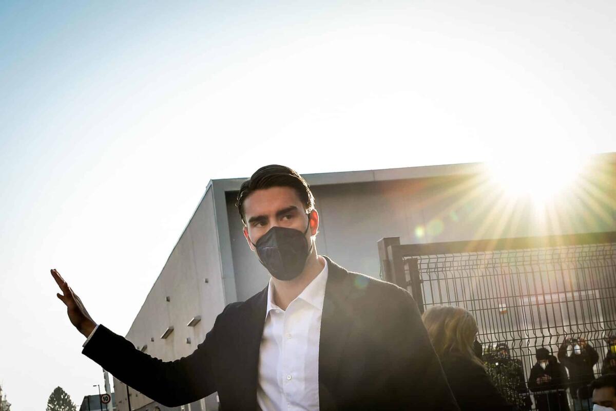 L'ASL Toscana si scaglia contro Vlahovic: "Doveva aspettare 7 giorni prima di uscire di casa" - 