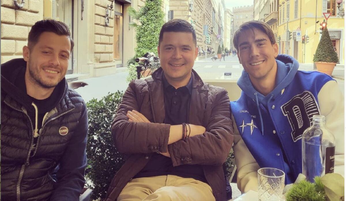 Dalla Juventus 10 milioni di commissione per Ristic e 7 milioni di ingaggio all'anno per Vlahovic - 