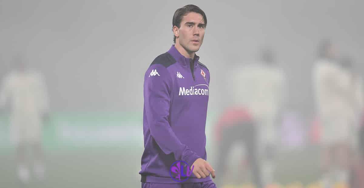 TgR, Vlahovic rischia una denuncia penale per essere andato a Torino positivo al Covid - Firenze, stadio A.Franchi, 20.11.2021, Fiorentina-Milan, foto Lisa Guglielmi. Copyright Labaroviola.com
