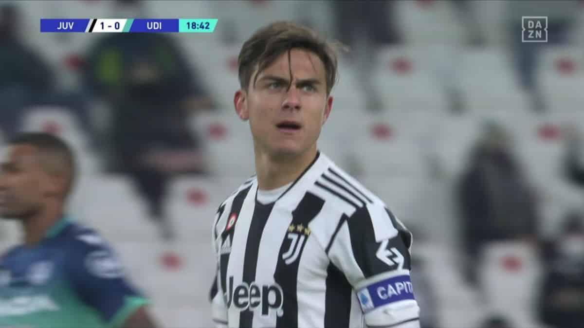 Dybala fa la guerra alla dirigenza della Juventus, segna, non esulta e poi li guarda fissi in tribuna - 