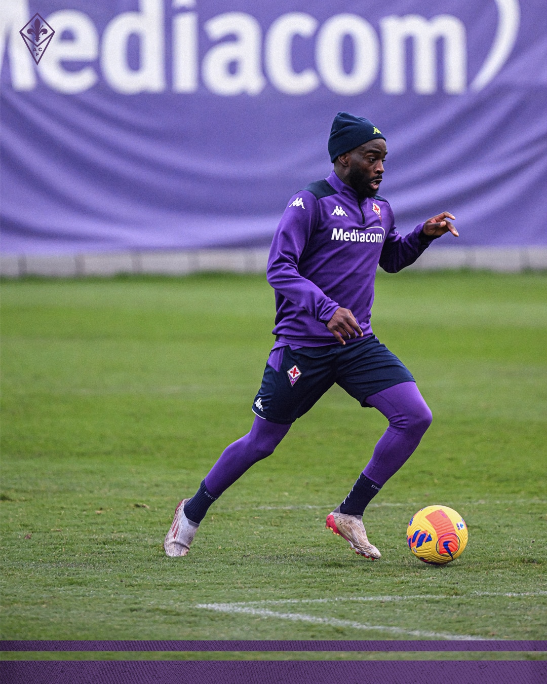 Le foto del primo allenamento di Ikonè da giocatore della Fiorentina, abbracci con Torreira e Nico