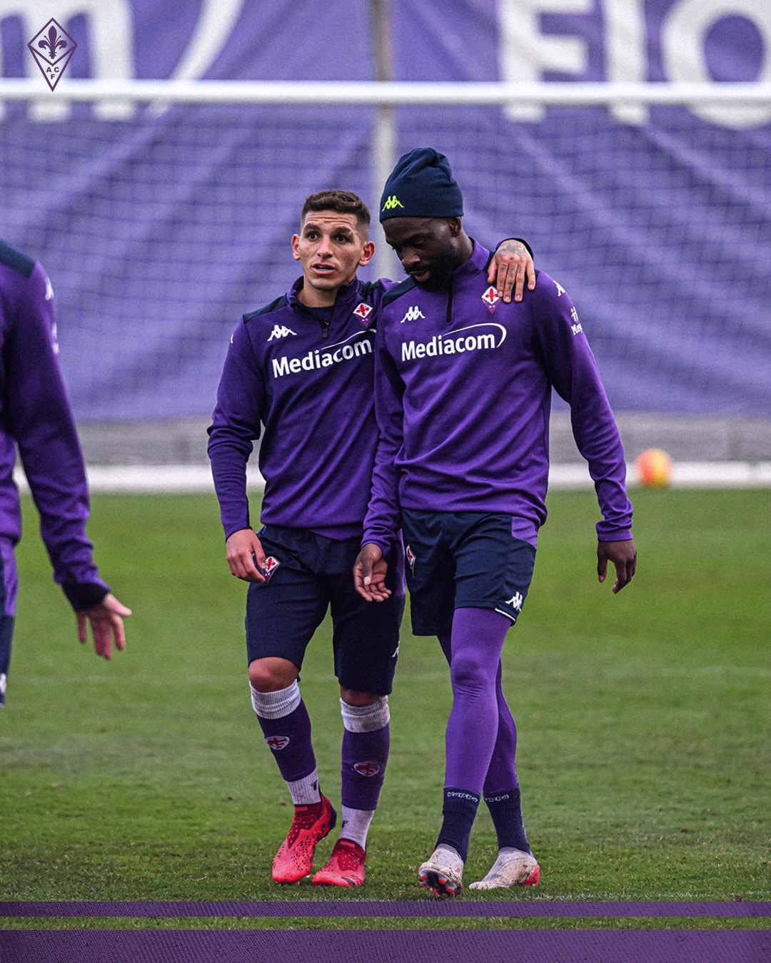 Le foto del primo allenamento di Ikonè da giocatore della Fiorentina, abbracci con Torreira e Nico