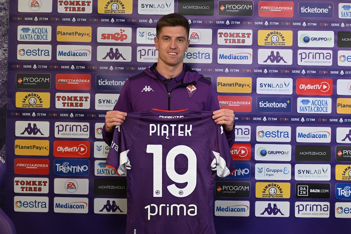 Conferenza stampa di presentazione del nuovo calciatore della Fiorentina Krzysztof PiatekClaudio Giovannini/CGE Fotogiornalismo