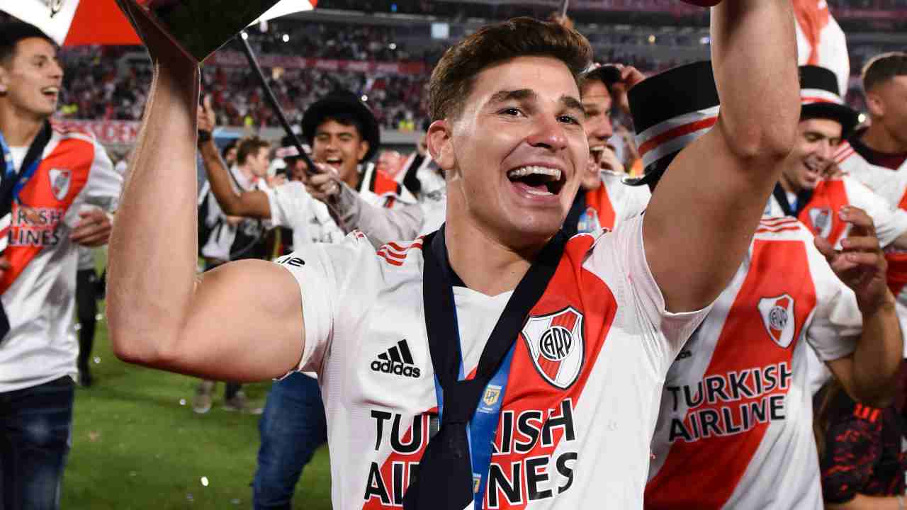 Sky Sport, l'agente di Alvarez incontrerà la Fiorentina, obiettivo chiudere adesso per giugno