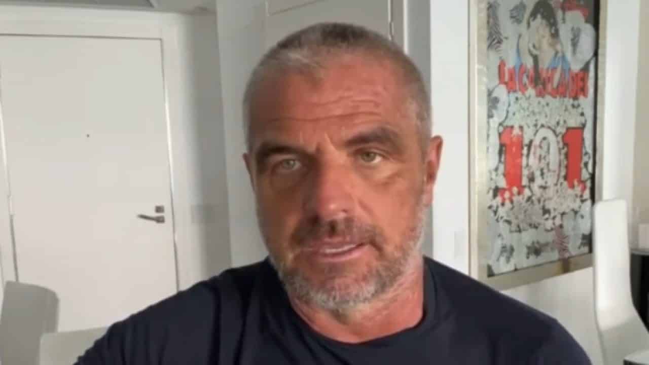 Brambati non smette di parlare di Vlahovic: "Non vedo perchè debba restare alla Fiorentina"