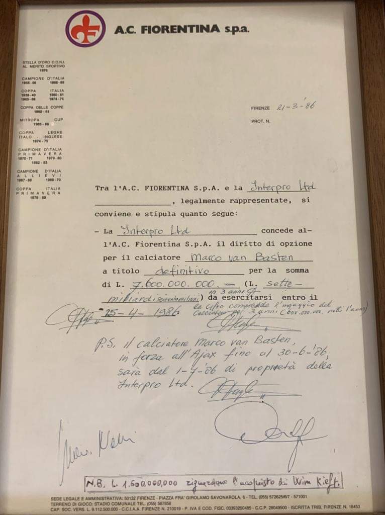 Il contratto di Van Basten firmato con la Fiorentina