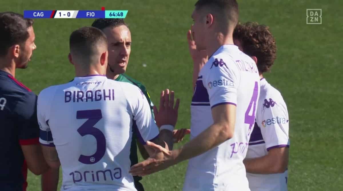 Al 67' rosso per Odriozola e calcio di rigore per il Cagliari. Terracciano para il rigore a Joao Pedro