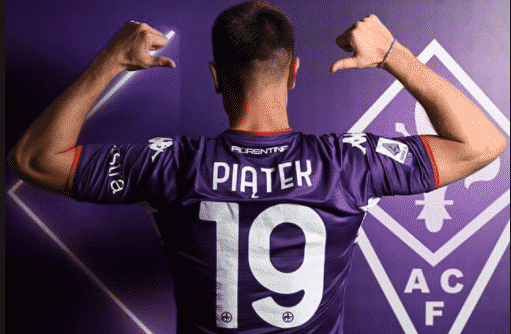 Tutte le foto della presentazione di Piatek come nuovo giocatore della Fiorentina. Presente Pradè