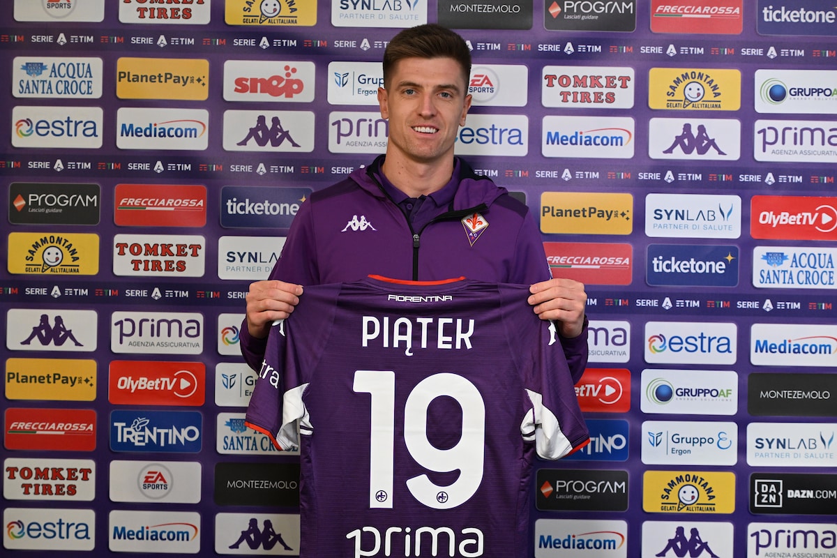 Conferenza stampa di presentazione del nuovo calciatore della Fiorentina Krzysztof PiatekClaudio Giovannini/CGE Fotogiornalismo