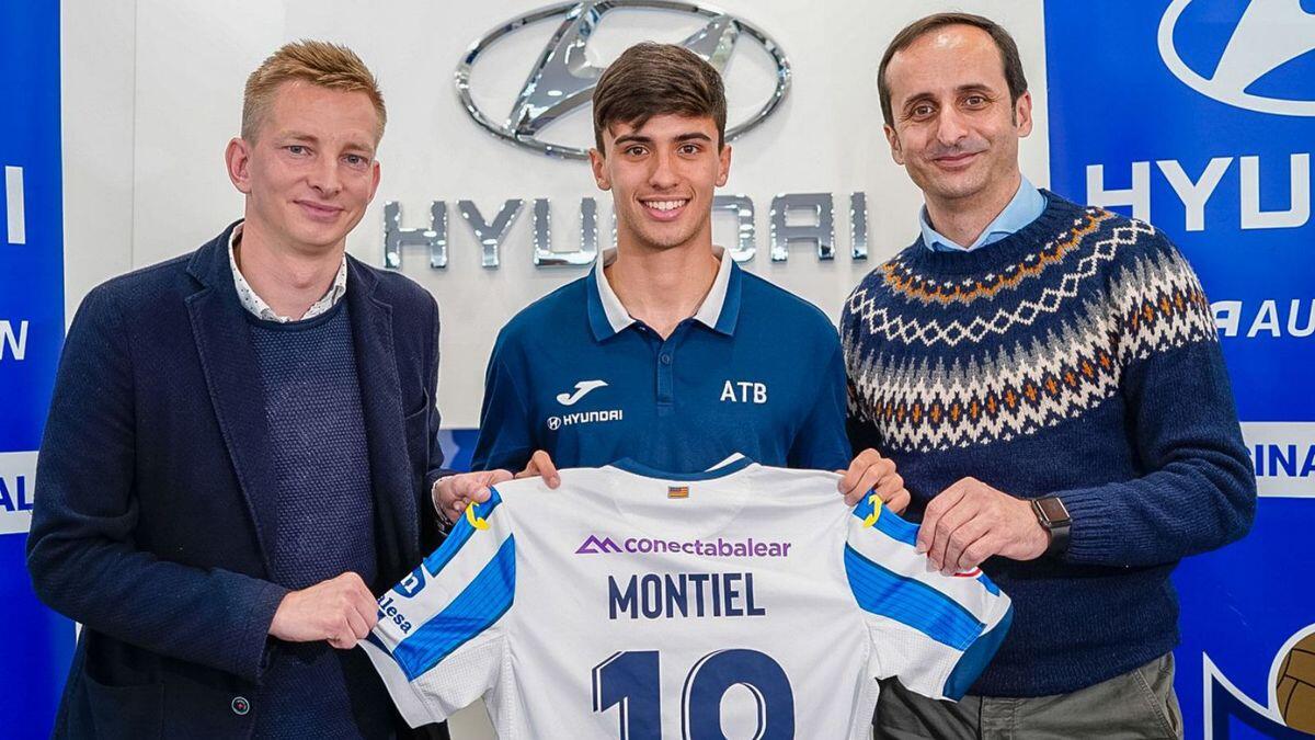 Montiel riparte dall'Atl. Baleares: "Non penso quanto sia costato alla Fiorentina. Qui per divertirmi" - 