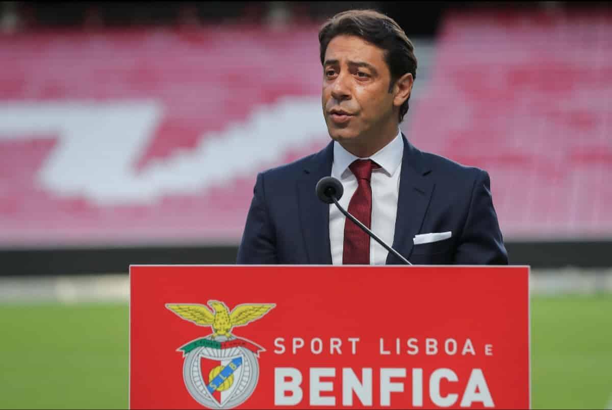 Benfica perde in casa e i tifosi se la prendono con Rui Costa: "Mi prendo io tutte le responsabilità" - 
