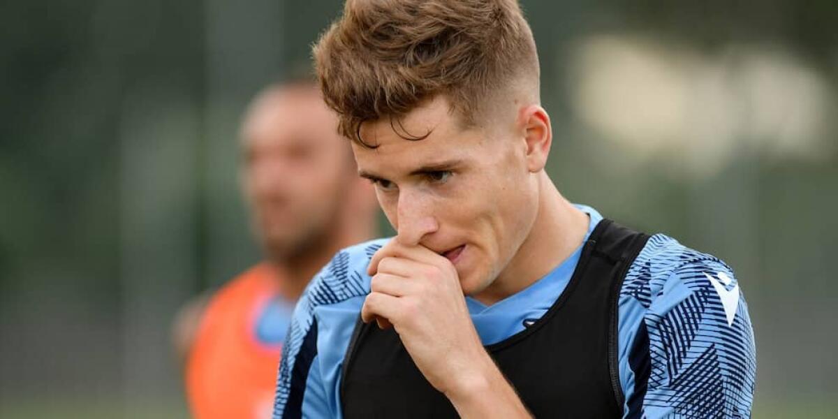 Paura in casa Lazio, Basic rapinato prima dell'allenamento, puntata pistola in zona Parioli a Roma - 