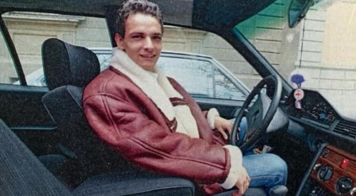 Ciondolo della Fiorentina, musicassette. Baggio e la Mercedes con cui girava Firenze negli anni 80 - 