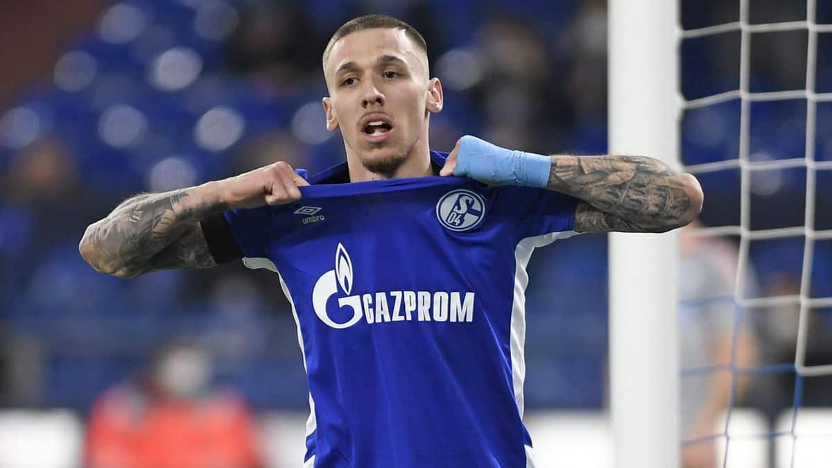 Grande scelta dello Schalke, toglie dalla maglia lo sponsor Gazprom perchè russo, perde 10 milioni - 