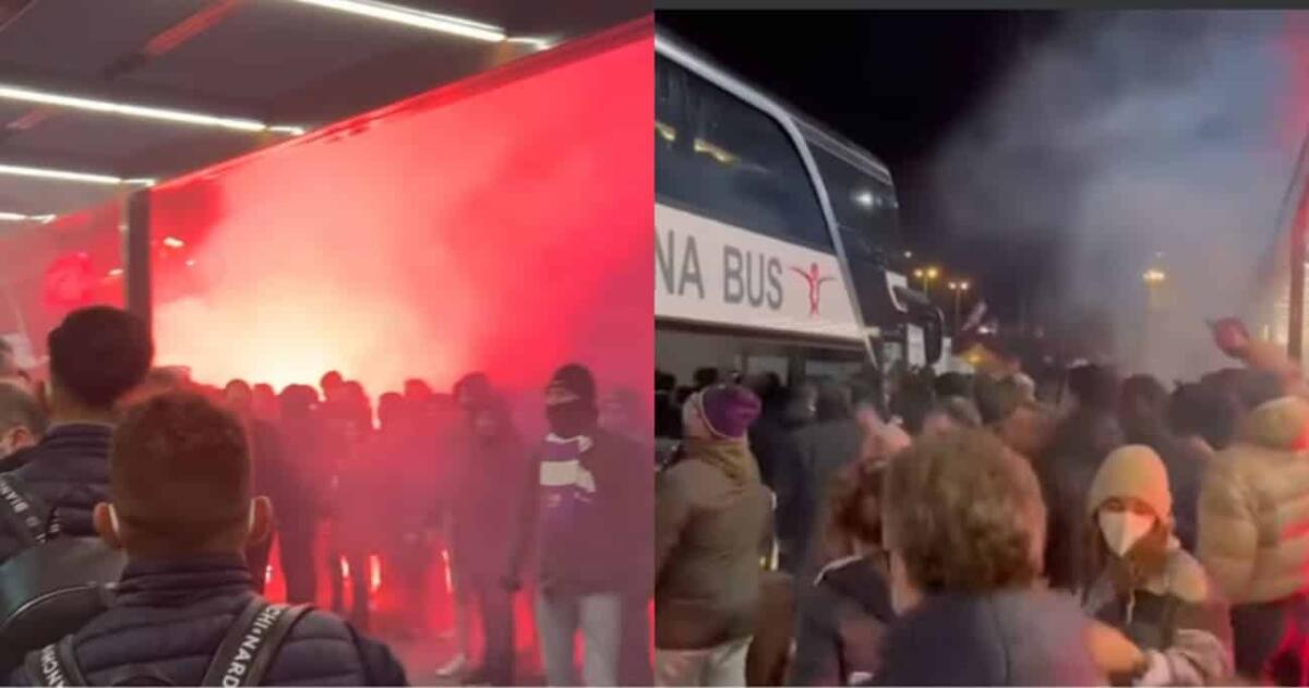 Tifosi all'aeroporto hanno ricordato cosa vuol dire Fiorentina-Juventus. Grande emozione per i giocatori - 
