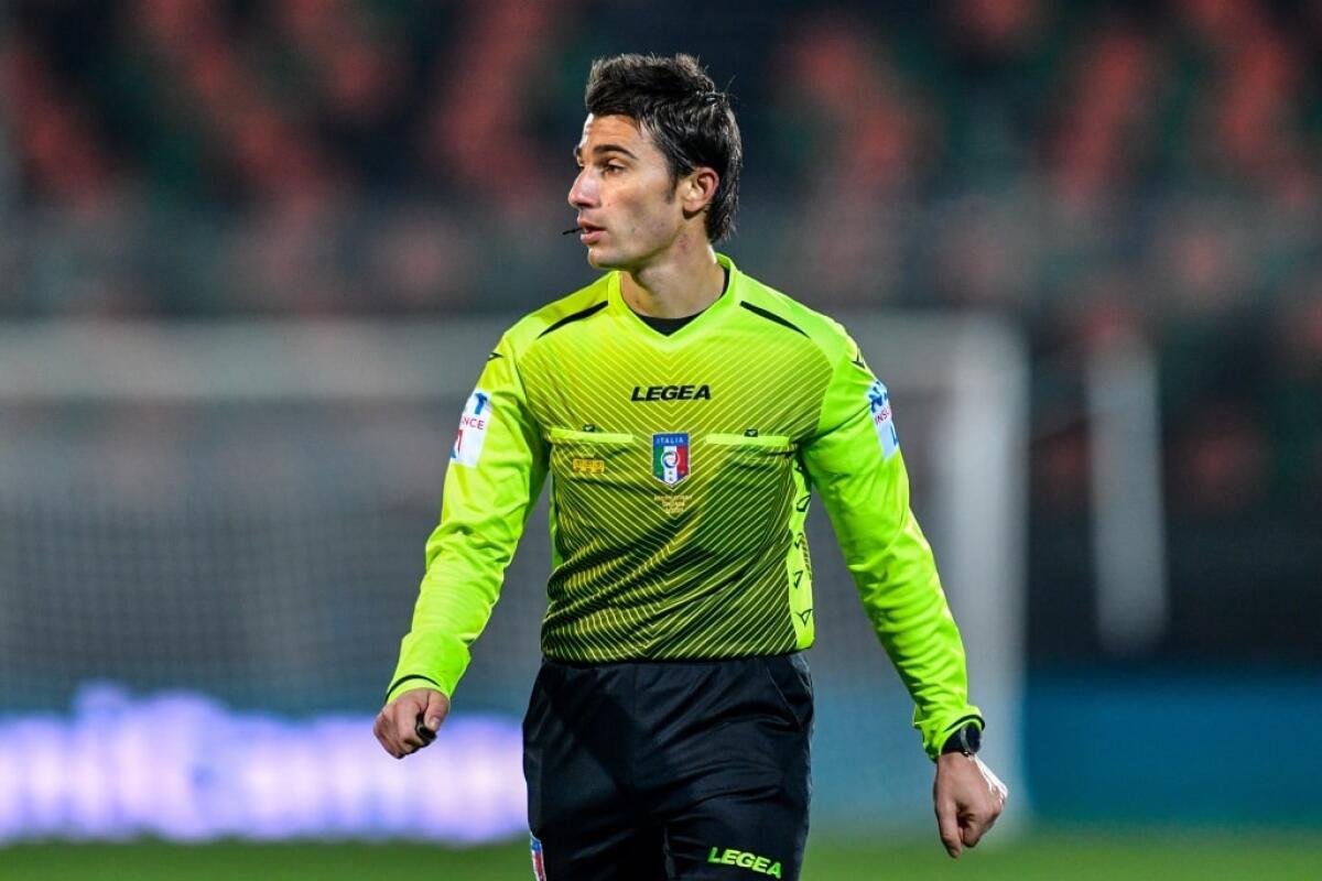 Moviola CorSport, Bonaventura non era da giallo, la reazione una conseguenza. Lopez da rosso  - Foto LiveMedia/Alessio Marini
Venezia, Italia, 11 dicembre 2020, SERIE B
Venezia vs Monza
Nella foto:
Eugenio Alessandro Prontera (referee match)
LiveMedia - World Copyright