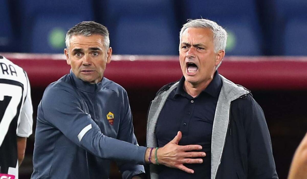 Mourinho ai giocatori della Roma: "Avete paura delle Big? Andate a giocare in C. Siete senza palle" - 