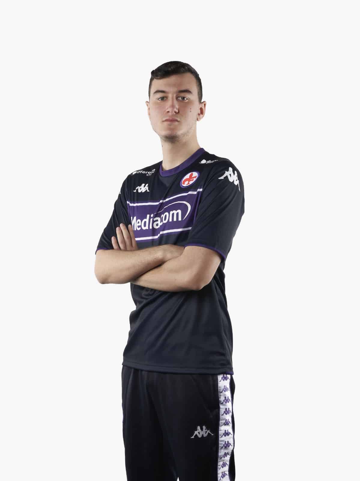 La Fiorentina presenta la nuova maglia speciale per gli ESport, il campionato serie A su Fifa 22