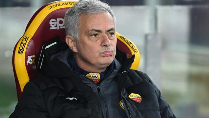 Mourinho ai giocatori della Roma: "Avete paura delle Big? Andate a giocare in C. Siete senza palle"