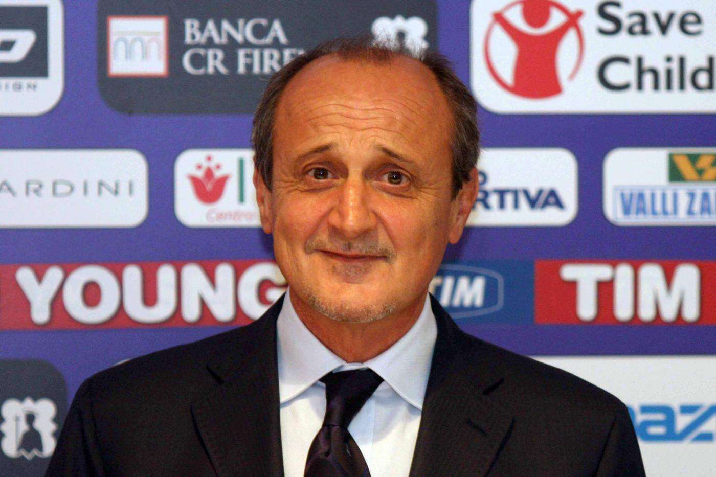 LaPresse08-11-2011 Firenze, ItaliasportcalcioPresentazione di Delio Rossi come nuovo allenatore della FiorentinaNella foto: Delio Rossi