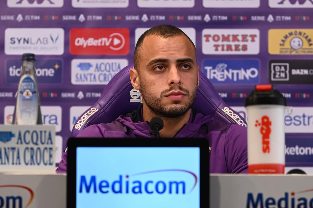 Tutte le foto della presentazione di Cabral, sorrisi con Pradè e maglia numero 9 mostrata
