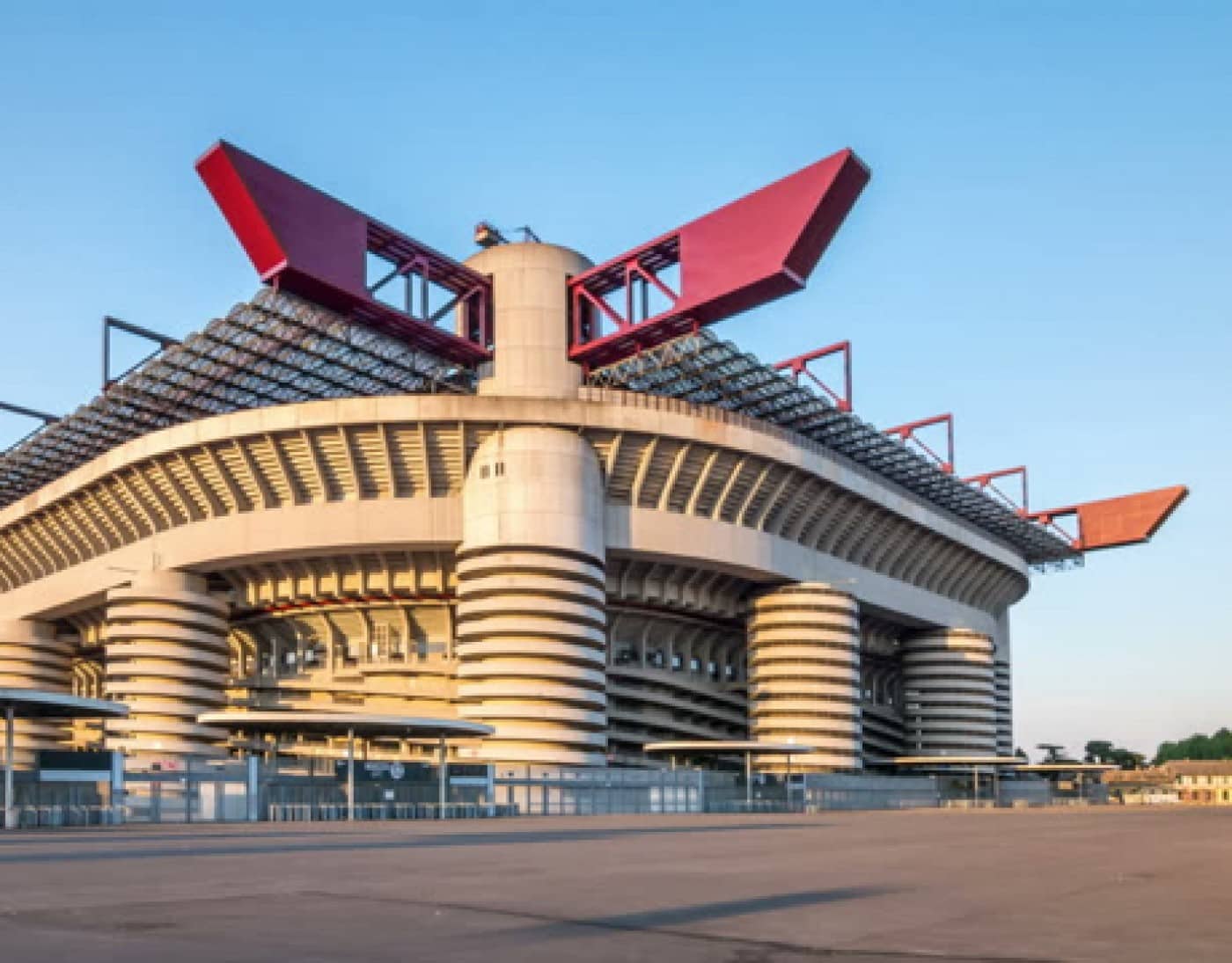 Se Firenze piange, Milano non ride. Bloccato il progetto di Inter e Milan di demolizione di San Siro