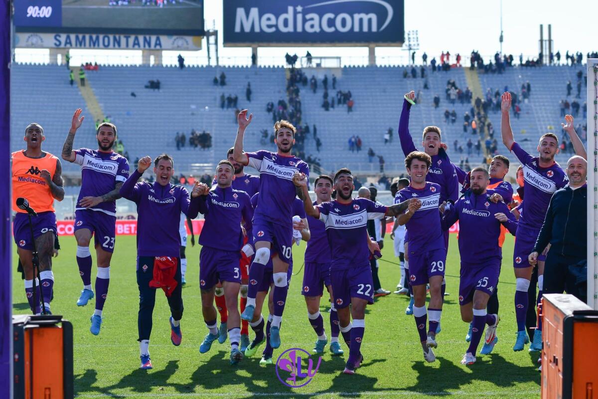 La Fiorentina deve cambiare marcia: in questo campionato solo due vittorie contro le big - La Fiorentina festeggia la vittoria