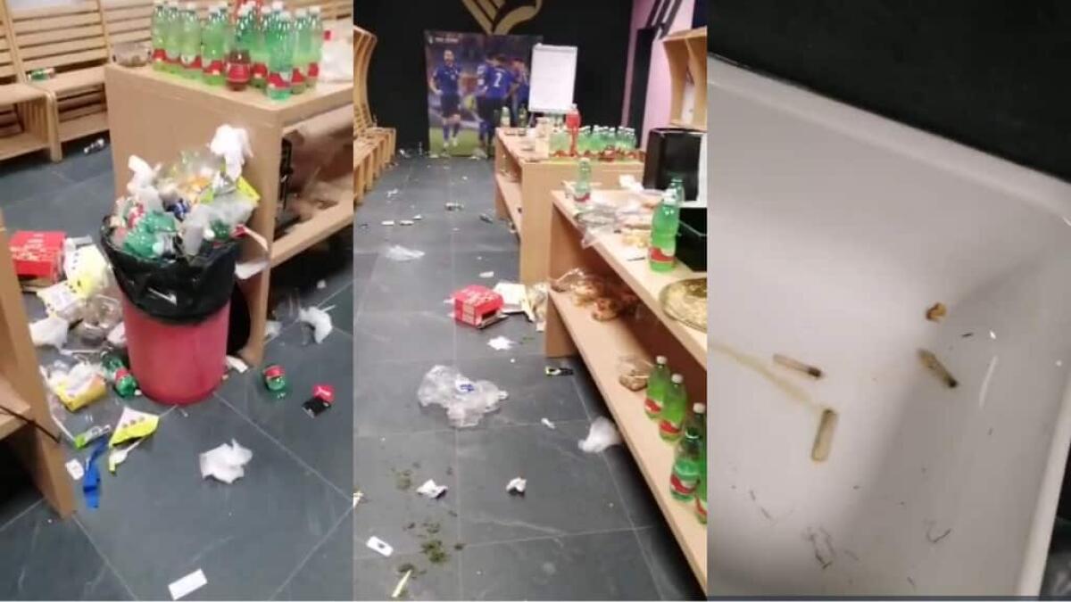 Il vergognoso stato dello spogliatoio lasciato dall'Italia a Palermo. Rifiuti ovunque e sigarette in bagno - 