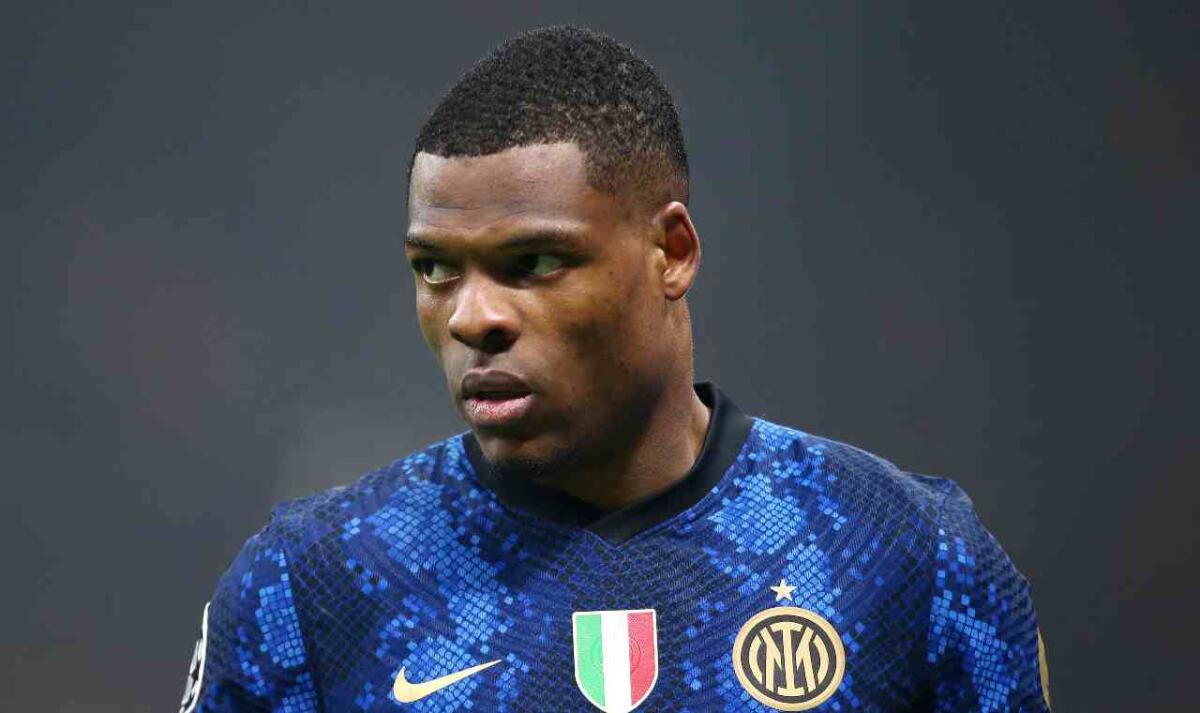 Al 55' l'Inter acciuffa il pareggio contro la Fiorentina, incornata vincente di Dumfries - Foto  Spada/LaPresse 
16 Febbraio 2022 - Milano, Italia 
Sport, Calcio 
Inter vs Liverpool - Champions League 2021/2022 - Ottavi di Finale 
Nella foto : Denzel Dumfries (Inter Milan);

Photo Spada/LaPresse 
February 16 , 2022 - Milan ,Italy
Sport, So