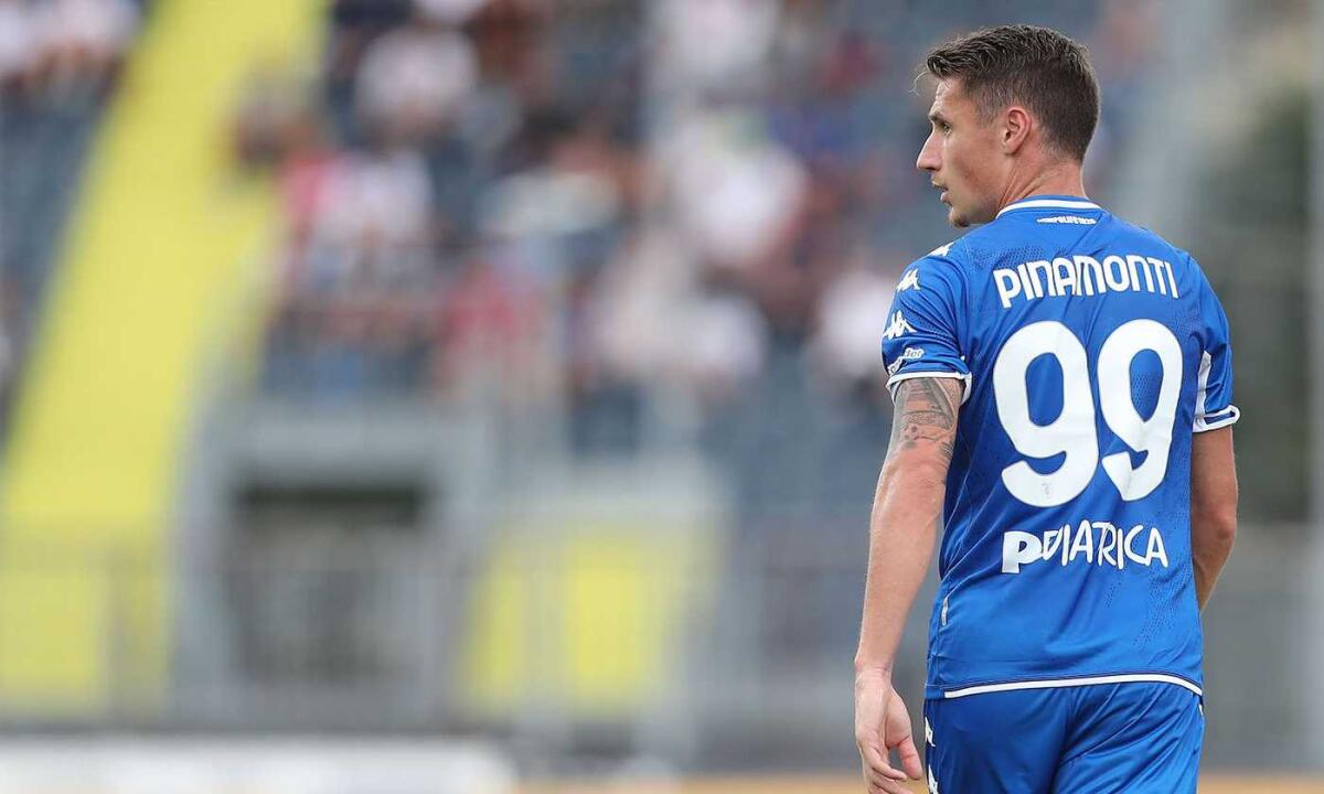 Pinamonti fa i complimenti: "La Fiorentina è una grande società, si lavora molto bene in tranquillità" - 