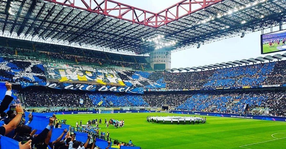 L'Inter dimezza i prezzi per la partita contro la Fiorentina, San Siro è già quasi tutto esaurito - 